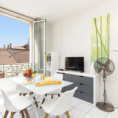 Aya's Duplex Yourhosthelper * Cannes