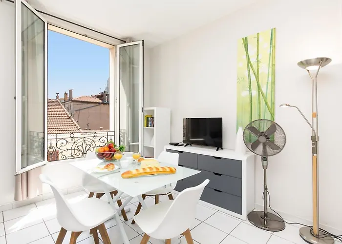 Aya's Duplex Yourhosthelper * Cannes