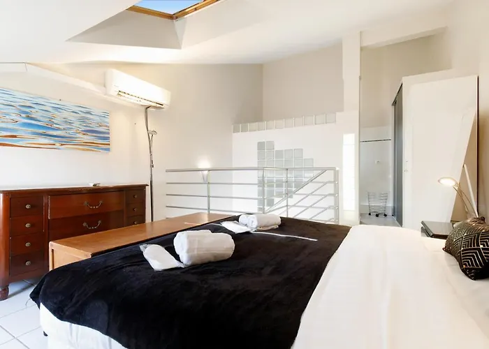 Aya's Duplex Yourhosthelper * Cannes